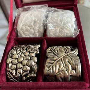 Godinger Silver Art Co. Silver Plate Grape Leaf Oval Napkin Ring Set NIB